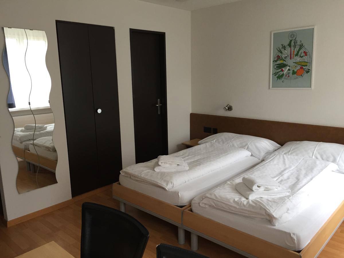 Hotel & Restaurant Stadthof กลารุส ภายนอก รูปภาพ