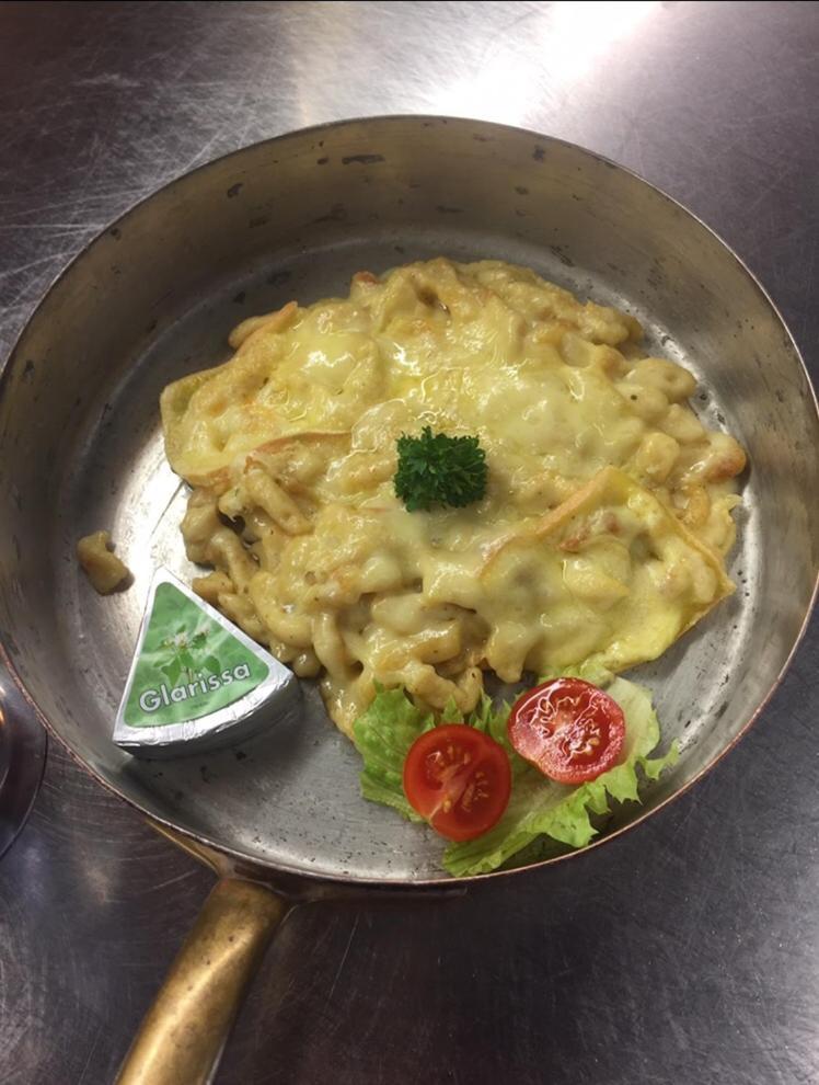 Hotel & Restaurant Stadthof กลารุส ภายนอก รูปภาพ
